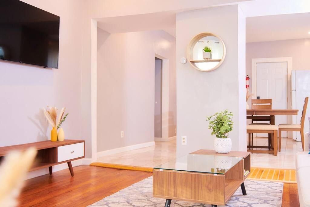 Cozy Apartment 1St 10Min Walk Downtown And City View Провидънс Екстериор снимка